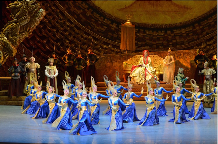 Al momento stai visualizzando 01-06-2015 Il Balletto Cinese allo Sferisterio di Macerata