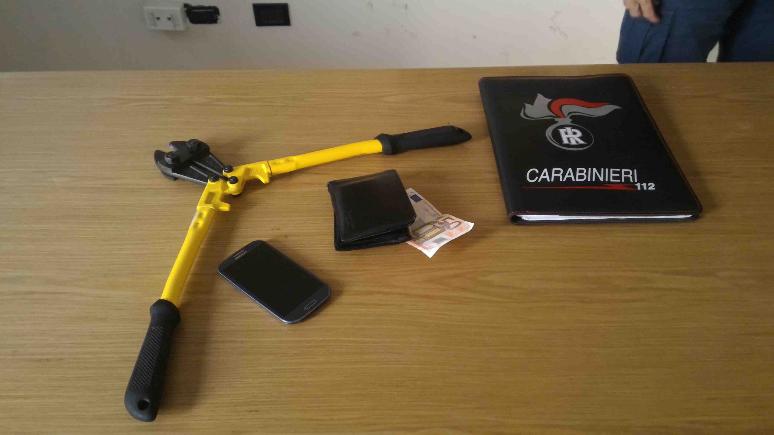 Al momento stai visualizzando 07-08-2015 Civitanova Marche, arresto in spiaggia a cura dei Carabinieri