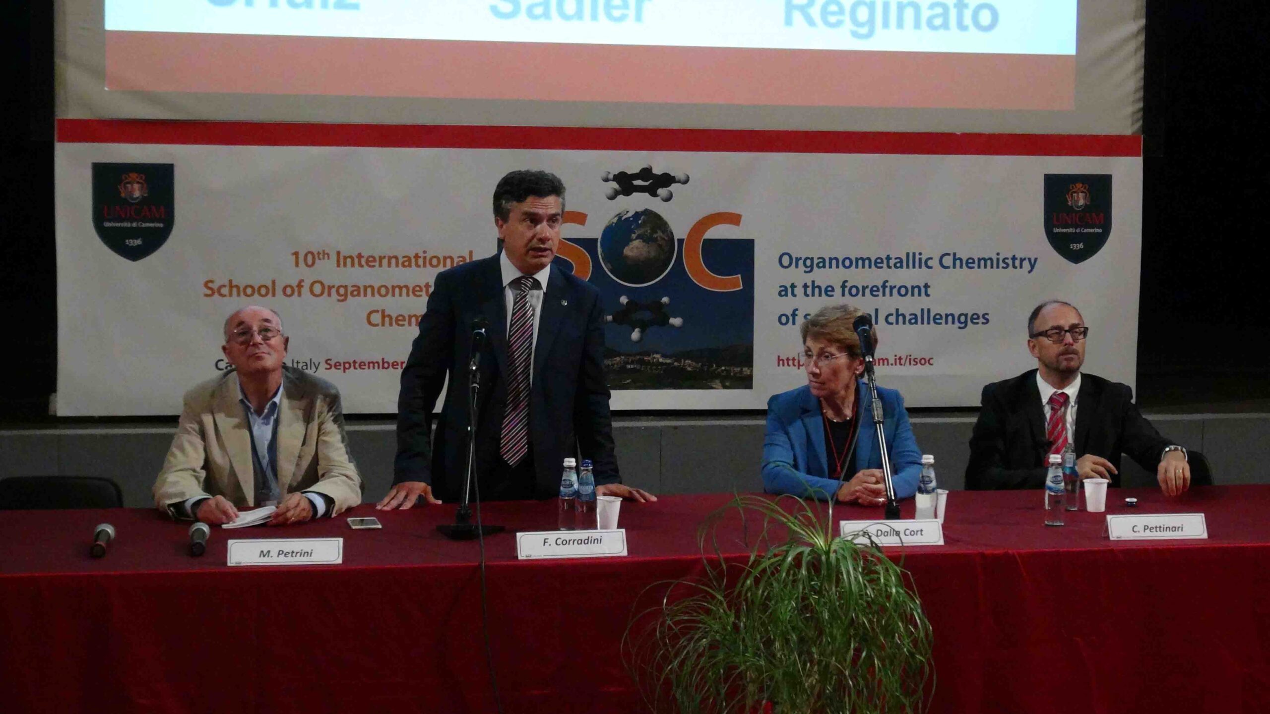 Al momento stai visualizzando 15-09-2015 Unicam – Ospita due congressi di chimica. Doppio successo !