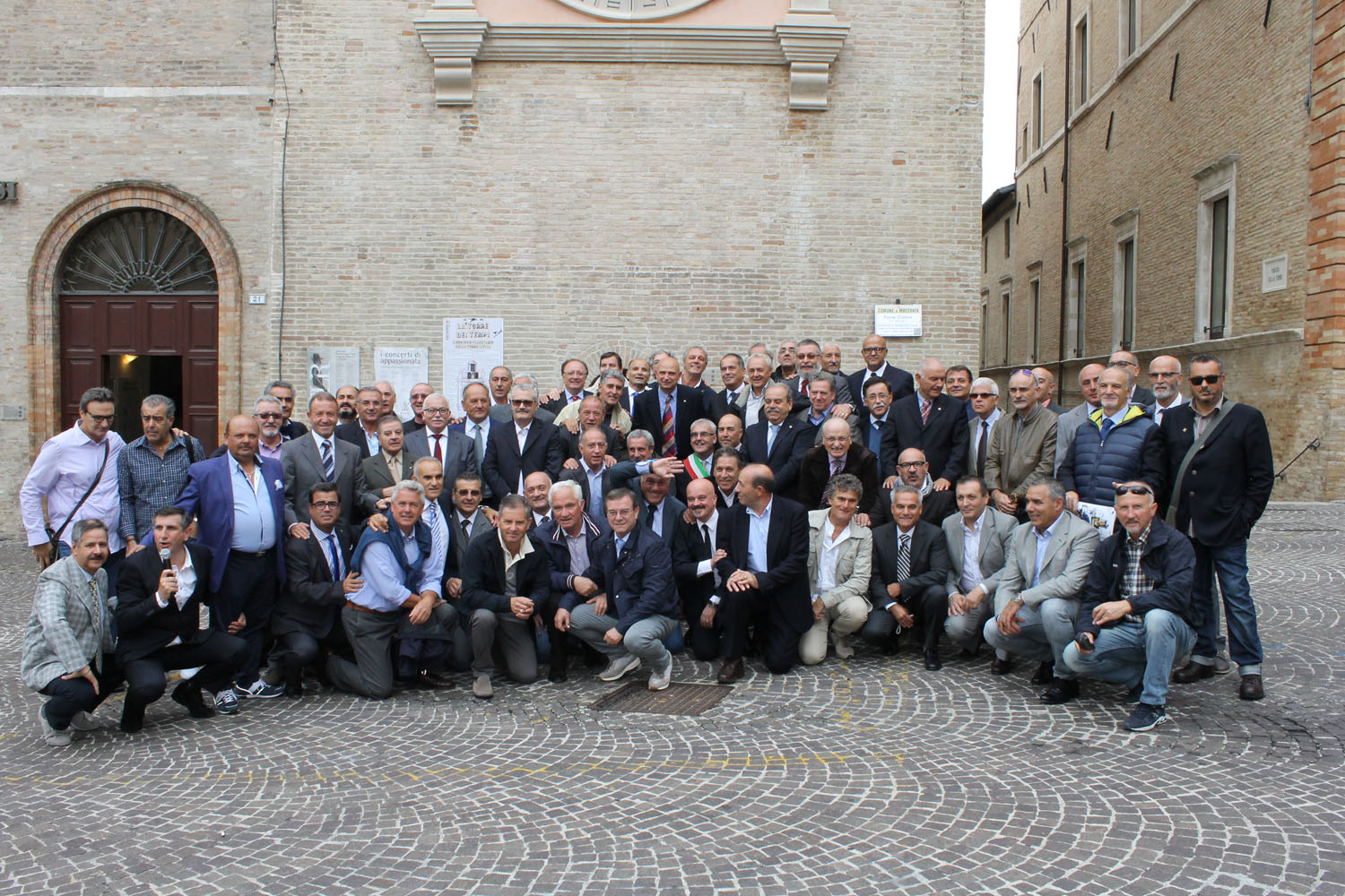 Al momento stai visualizzando 06-10-2015 A Macerata il ritorno degli ex allievi del 62° corso Saram