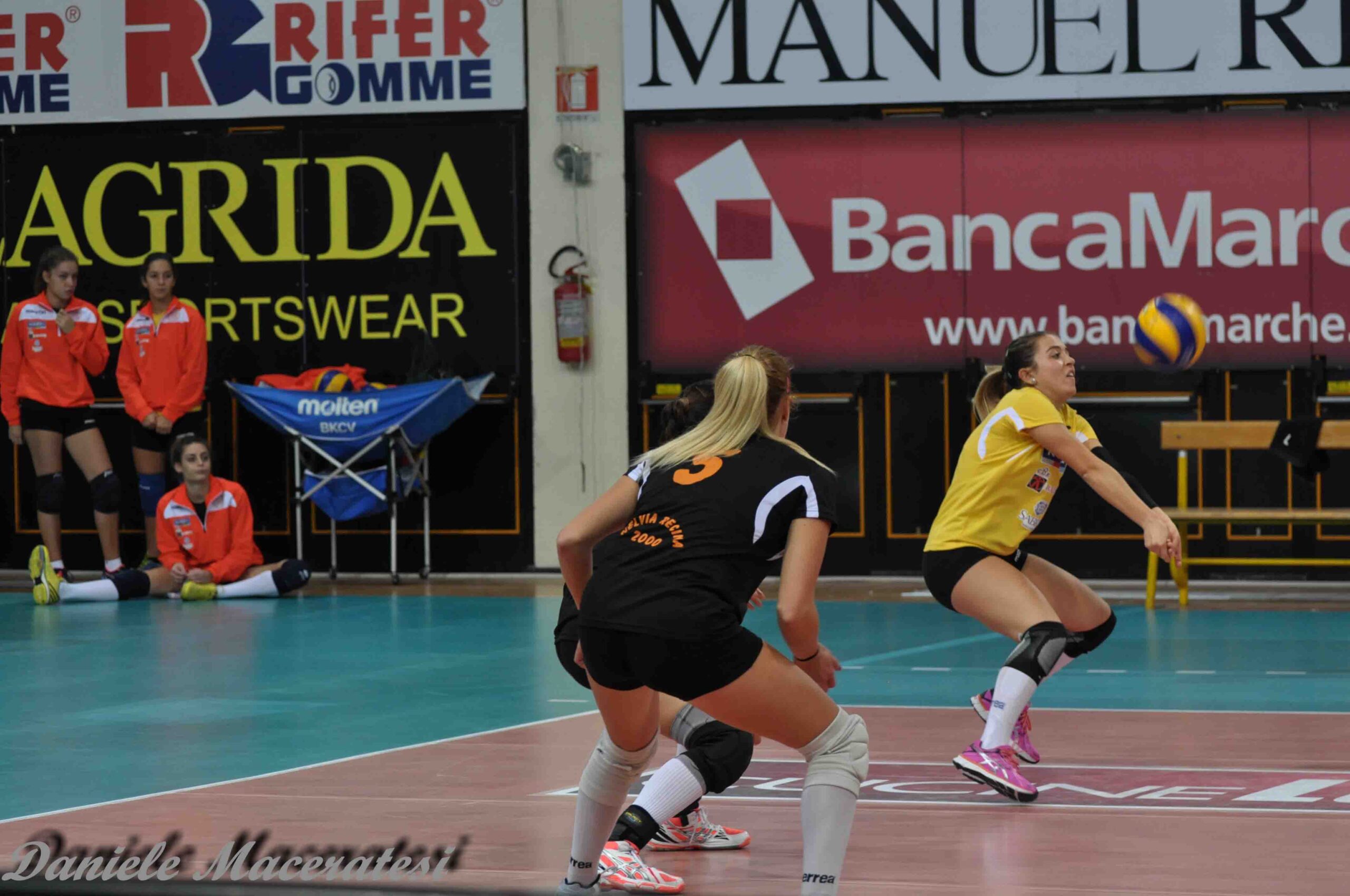 Al momento stai visualizzando 30-11-2015 Volley B 2 Femminile, Moie si impone 3 a 0 sulla Roana H. Recina
