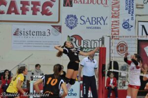 Scopri di più sull'articolo 06-12-2015 Helvia Recina, vittoria senza appello per 3 a 0 sulla Team 80 Gabicce