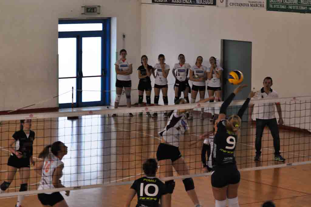 Al momento stai visualizzando 16-04-2016 Sacrata Vs. Helvia Recina 1 – 3  alle Maceratesi il derby di B 2