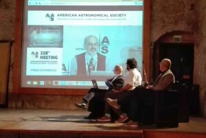 Scopri di più sull'articolo 15-06-2016 Unicam, onde gravitazionali, l’annuncio da San Diego