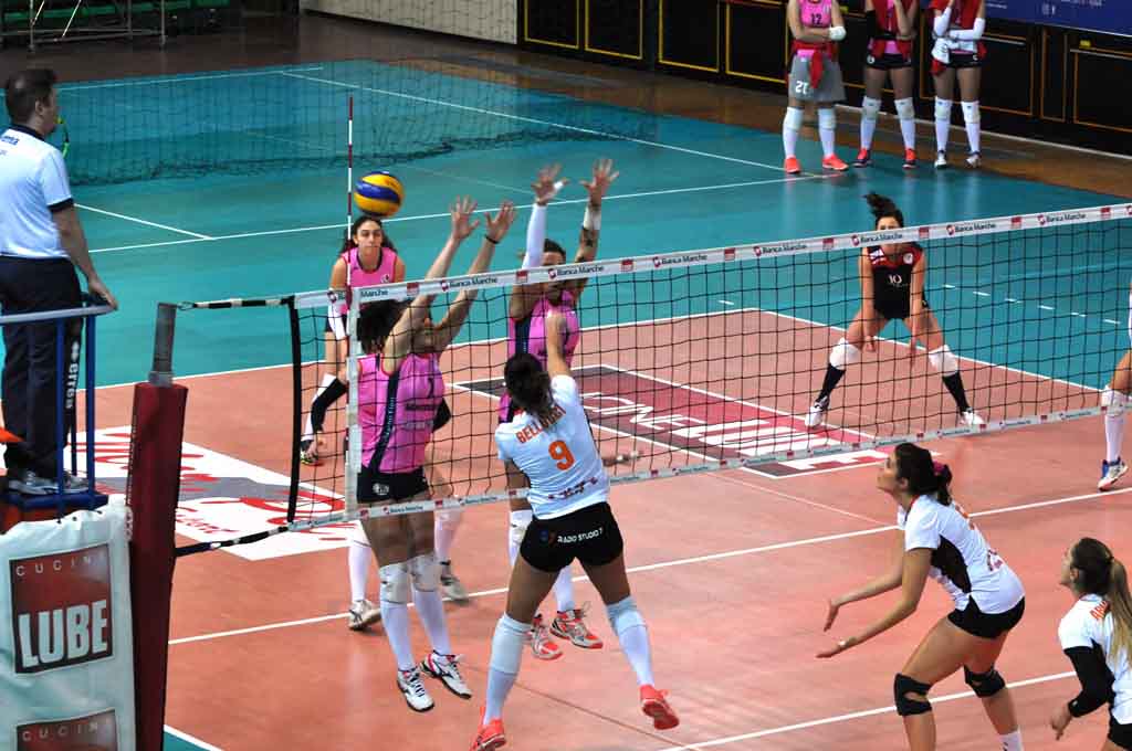 Al momento stai visualizzando 22-01-2017 Helvia Recina Macerata Vs. volley Arno Montevarchi 3-0