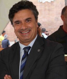 Scopri di più sull'articolo 18-04-2017 al Rettore Unicam Corradini laurea honoris Causa dall’Argentina