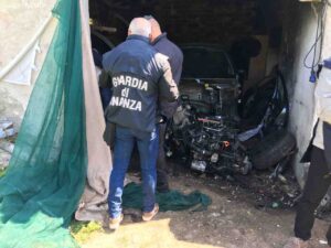 Scopri di più sull'articolo 04-05-2017 GdF di Macerata smantellata organizzazione di auto rubate