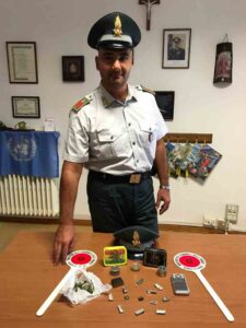 Scopri di più sull'articolo 22-08-2017 Civitanova M.  G.d.F.  sequestro stupefacenti ed un arresto