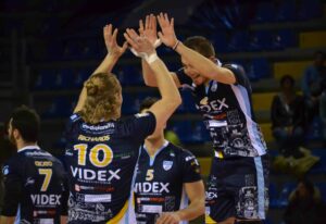 Scopri di più sull'articolo 03-01-2018 GoldenPlast inizia bene il nuovo anno e vince il derby con la Videx