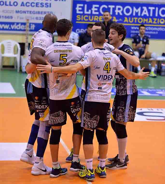 Al momento stai visualizzando 18-03-2018 A2 M Volley – Videx continua la scia negativa