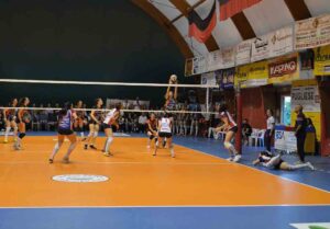Scopri di più sull'articolo 19-05-2018 Roana Cbf sciupa tutto al 3 set e Altino ringrazia